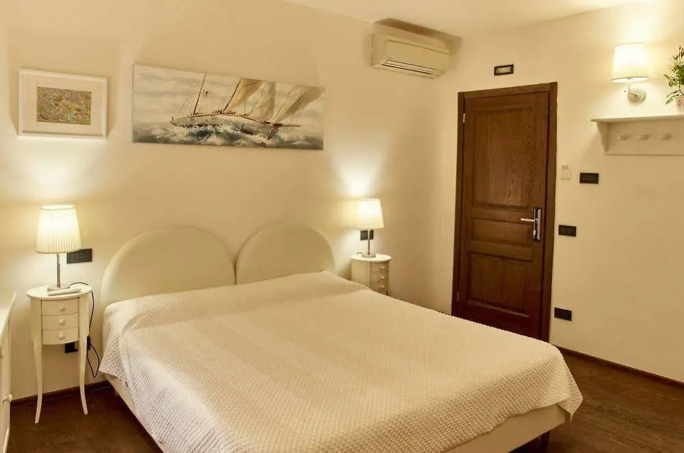 Maison Juliette Bologne 4*,  Italie